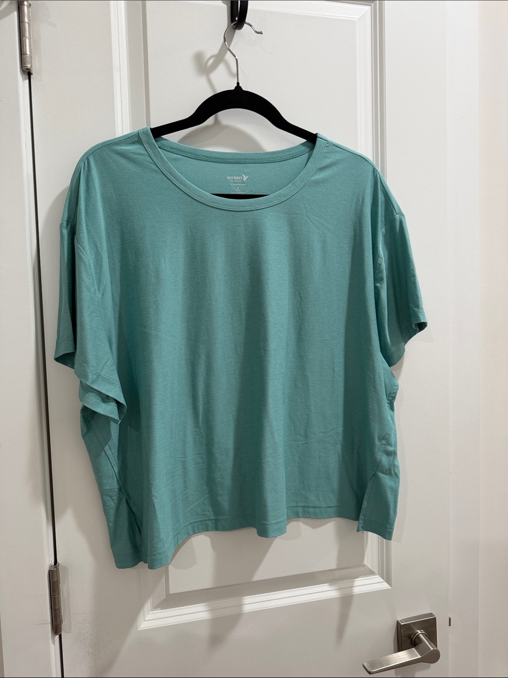 Old Navy Women's workout Top